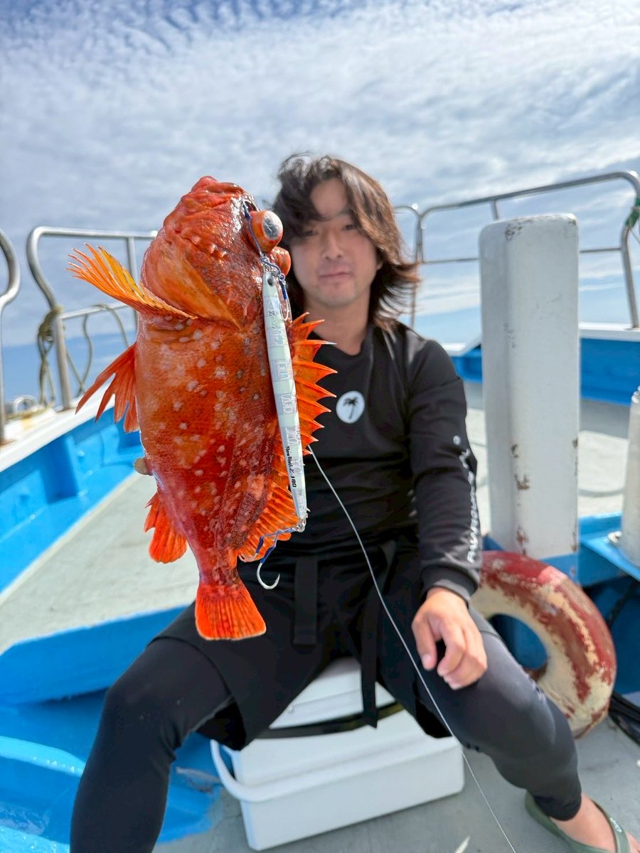 palms_global's tweet photo. Slow Jigging with Slow Blatt L in Japan 🇯🇵
Rod: METAL WITCH QUEST α
Lure: Slow Blatt L 180g Zebra glow color(MG-530)
Thank you Kento !!
#palmsfishing #slowjigging @palms_japan https://t.co/Vcymsg8Xt1