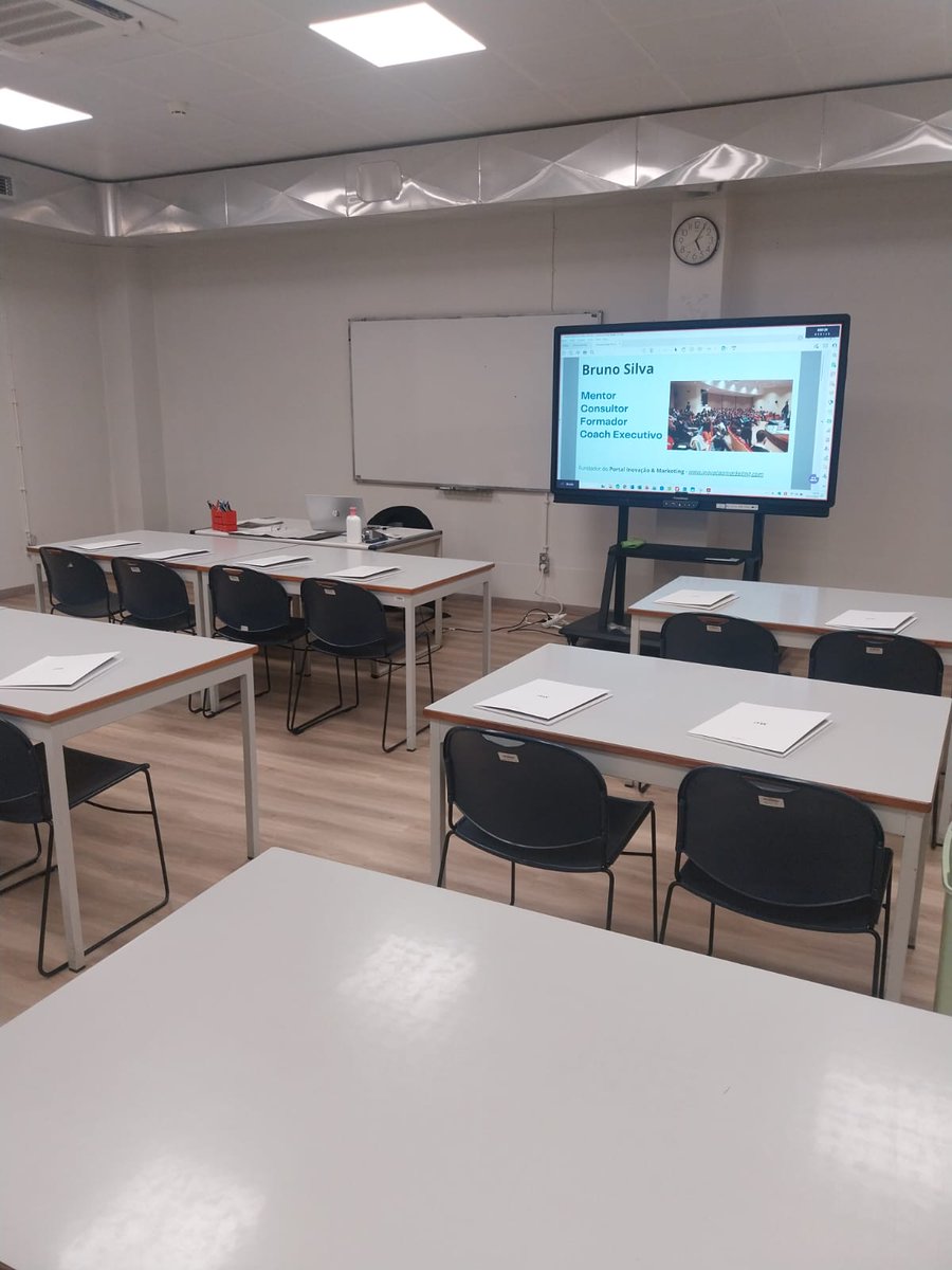 BS_InovacaoMkt's tweet image. 🚀 Começou! Formação de Empreendedorismo no principal centro de formação para o cluster da moda. 

#empreendedorismo #negocios #formação #inovação #criatividade