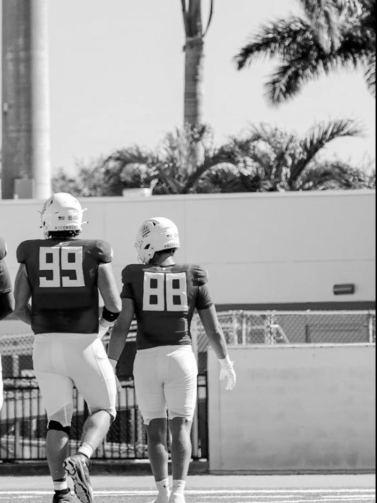 PrestonJCareyPJ's tweet image. You either survive in the jungle, or you live in the zoo.
@IMGAcademy @IMGAFootball 
#KeepWorking #GrindNeverStops #IMG