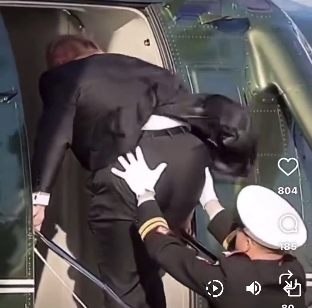 cbrophy78's tweet image. I&apos;m glad he had a less full diaper in that video than this image. #heavyLoad