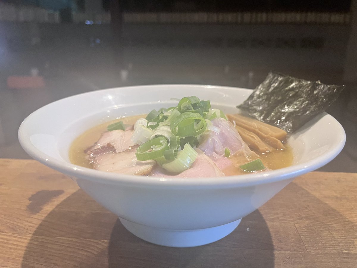 本日メニュー 醤油らぁめん 塩らぁめん 手揉み麺あります。 季節限定