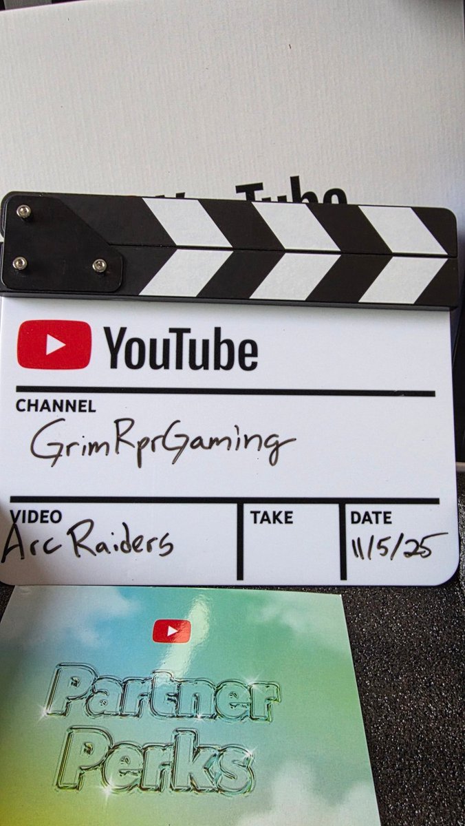 GrimRprGaming's tweet image. I got a little this cool little thing from YouTube today!

This is pretty awesome, thank you! 
@youtube @YouTubeCreators #partnerperks 
#YouTuber #smallyoutuber