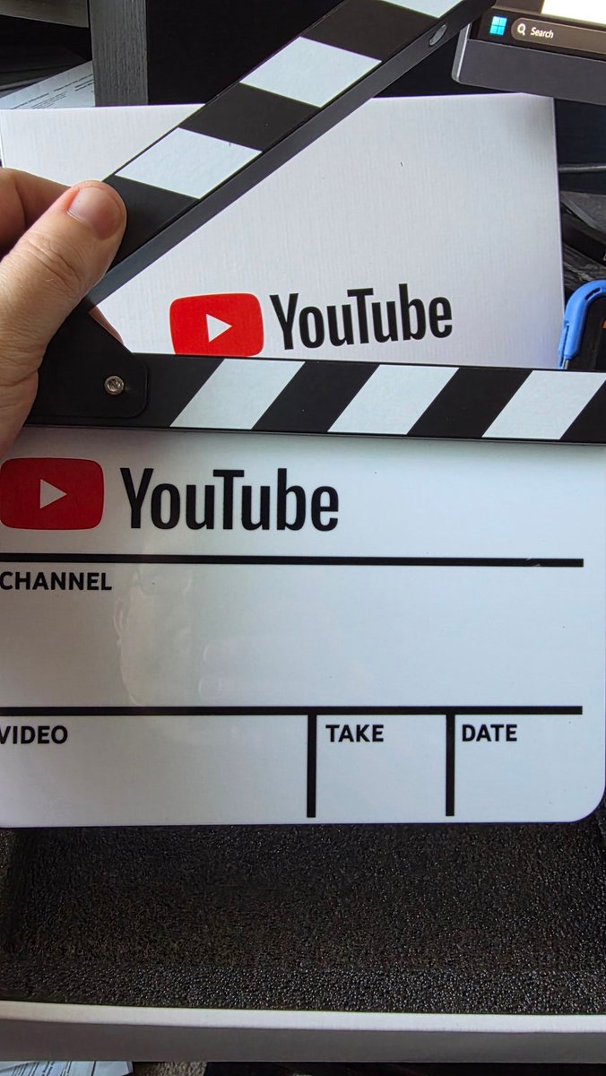 GrimRprGaming's tweet image. I got a little this cool little thing from YouTube today!

This is pretty awesome, thank you! 
@youtube @YouTubeCreators #partnerperks 
#YouTuber #smallyoutuber