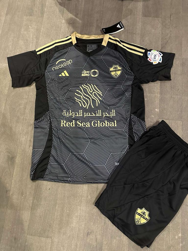 stor654's tweet photo. طقم الاهلي التراثي 
S M L Xl 
عليه تصفيه 

 الان ب٤٠ ريال 

للتواصل واتساب ٠٥٣٥٣٢١٩٩٩

#الاهلي 
#ديربي_جدة
#الاهلي_الاتحاد https://t.co/9tUdhf9pYV