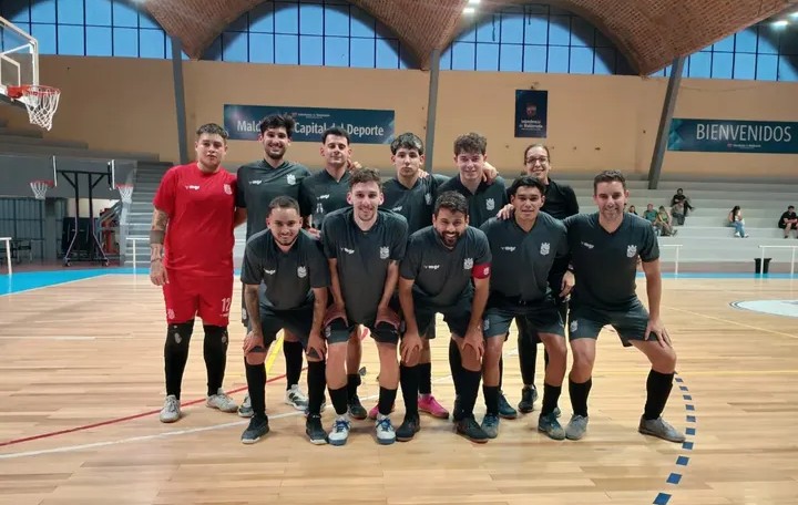#Primera COMO EMPEZAR DE CERO. Maldonado goleó 12-2 a Villa Española en el Campus en su vuelta a la actividad 💻⚽👇
elshowdelfutbolsala.com.uy/2025/11/04/com…