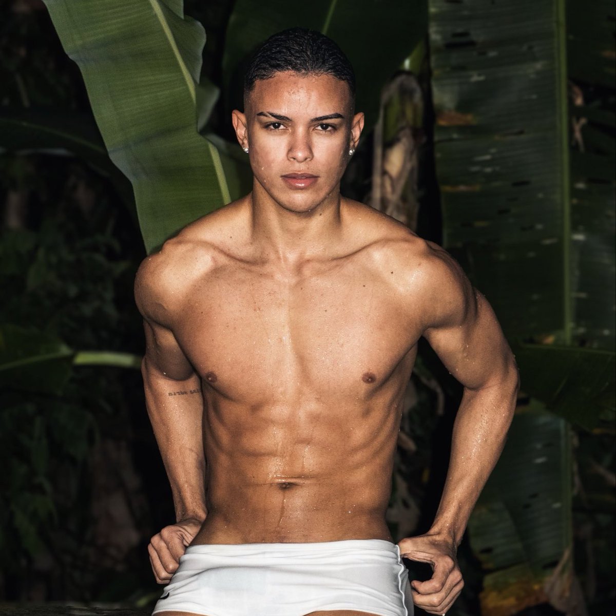 sitepopmais's tweet image. VEM AÍ! Mach Dove e Gustavo Rocha devem lançar colaboração para #Privacy em breve!