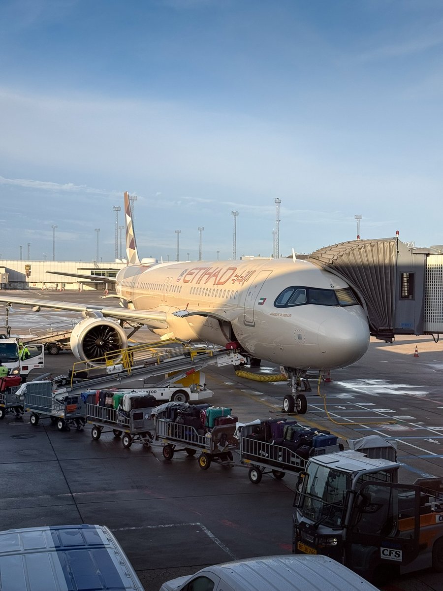 I just tried out Etihad's A321LR First Class product, check out the full video on YouTube: youtu.be/qnV45cUsVxg?si…