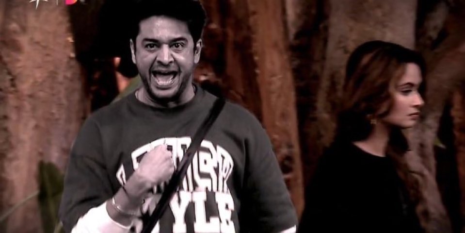 GK to Farhana —

 “Mai ITV ka superstar hu” 🤡 

“tu pehchaani jaegi ki tu mere season mei aai thi”

wtf is bro even on abt ? 😭😭

He’s not even a lead actor in the biggest tv show he did and wasn’t even recognizable in #BiggBoss19 for half the season. idk from where he brings