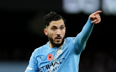 Tom_dbk's tweet photo. Pep... Pourquoi tu n'as pas sélectionné ce goat... https://t.co/gHD3LrDELo