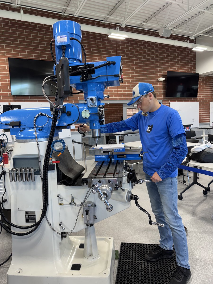 WESchools's tweet photo. Students from South WE Build program attended the AWT High School WorkAdvance event. They learned about blueprint reading, shop math, metrics and measurements, and the art of machining and had the opportunity to interview individuals from participating companies. #WeAreRebels https://t.co/KAR8BTnMTm