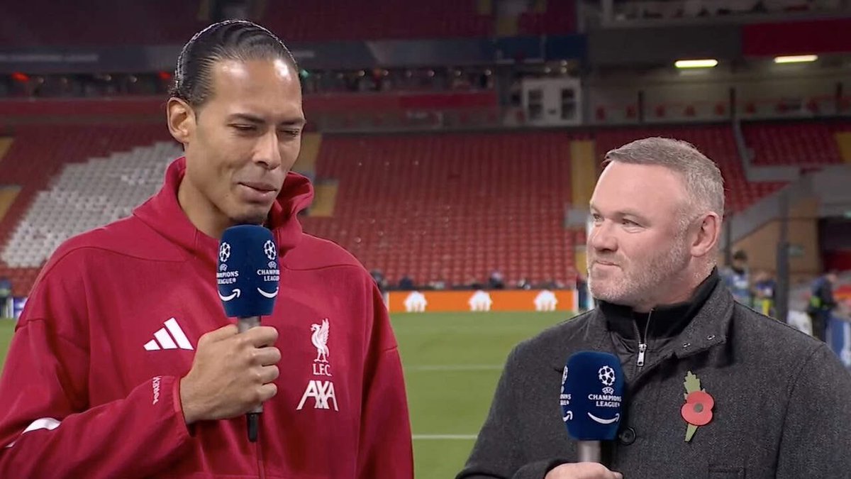 Aww no u found the one part of the whole segment where he finally made eye contact 🤣🤣🤦‍♂️ shame he couldn’t be the bigger man like Casemiro when spit shine told him football had left him and he did his talking on the pitch weak mentality tbh