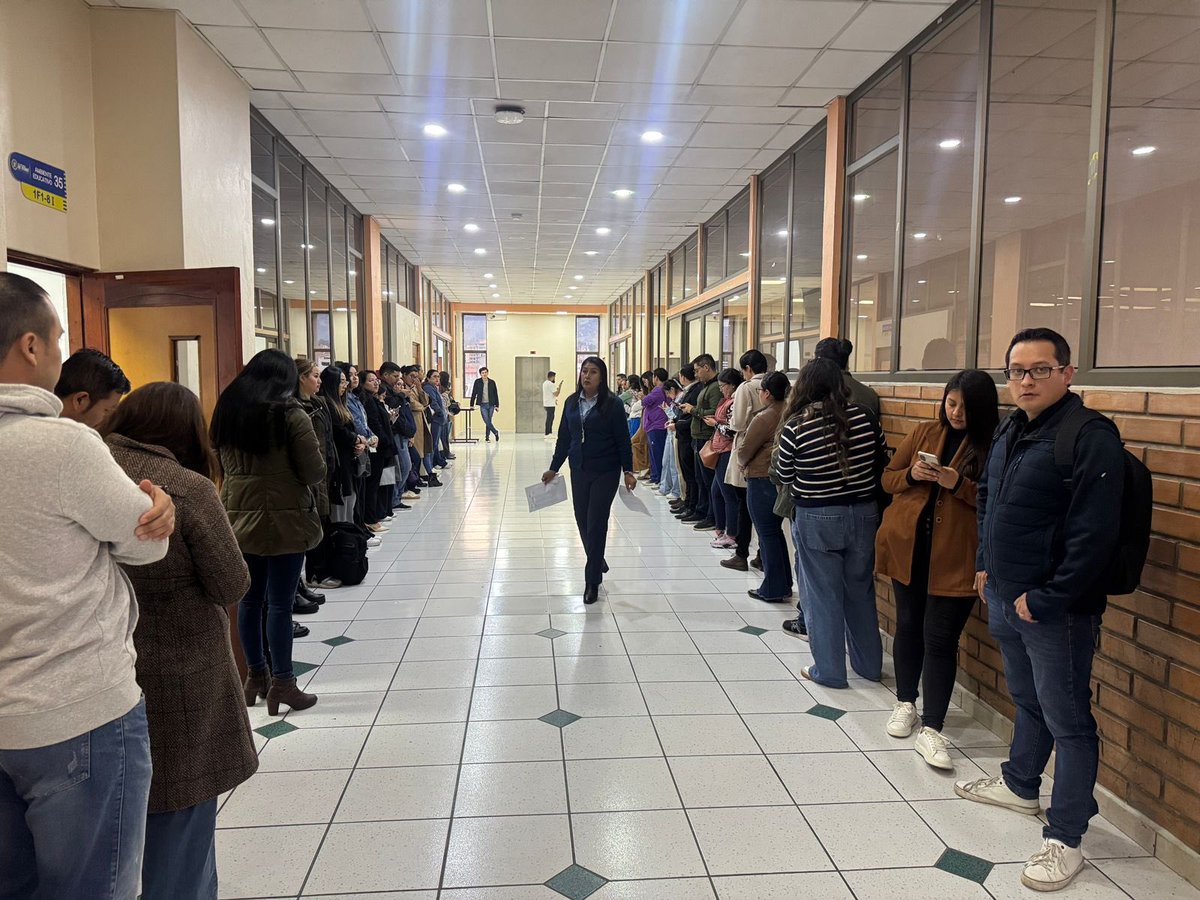 #Hospital 🏥👨🏽‍⚕️👩🏻‍⚕️

Así se está evaluando a todos los que postularon para personal del Hospital ⬇️

Vamos a la fase final de: 

-Médicos(as) - No especialistas 
-Enfermeros(as)
-Rayos X
-Laboratoristas

➡️Primer filtro documentación completa y acta de grado 

➡️Segundo filtro