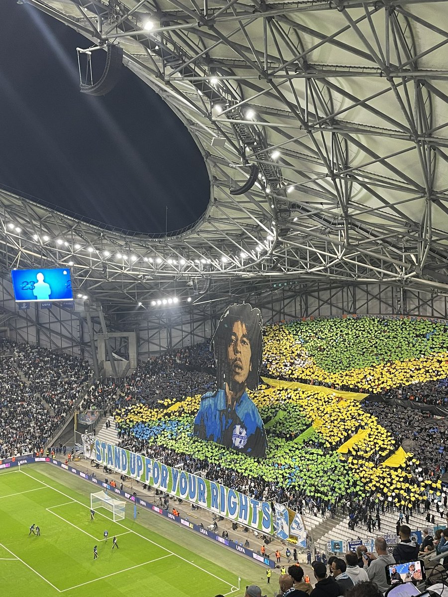 georgeboxall22's tweet photo. Virage Sud with a Bob Marley-themed tifo in three stages: https://t.co/GXOdM9LRG9