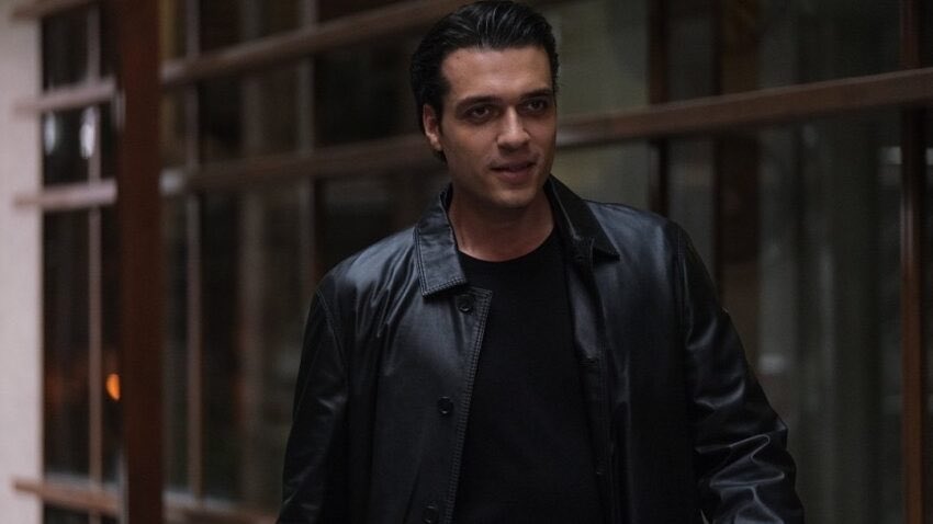 #ABI
علي اونسوز ينضم إلى مسلسل "العائلة هي الامتحان" 
سيجسد دور فكرت اليد اليمنى وسائق الجراح دوغان