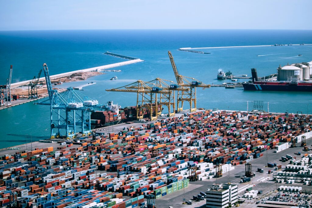 container_news's tweet photo. #Martras #Shipping &amp; #Forwarding selects #MasterSPED to accelerate #digital #logistics

https://t.co/5vDkor9RH9 https://t.co/3mSyW1CvPp