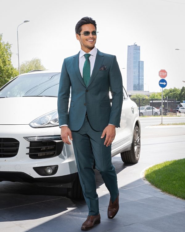 metronome__'s tweet photo. @dieworkwear Hey Derek, I live in Serbia, and this is the best tailor shop in the country. It's called RANCCO. Can you explain to me why these suits look outdated? THIS IS THE LATEST COLLECTION https://t.co/3gUPQUCUCv
