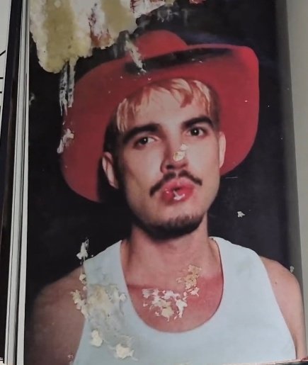 ele é todo bonitinho