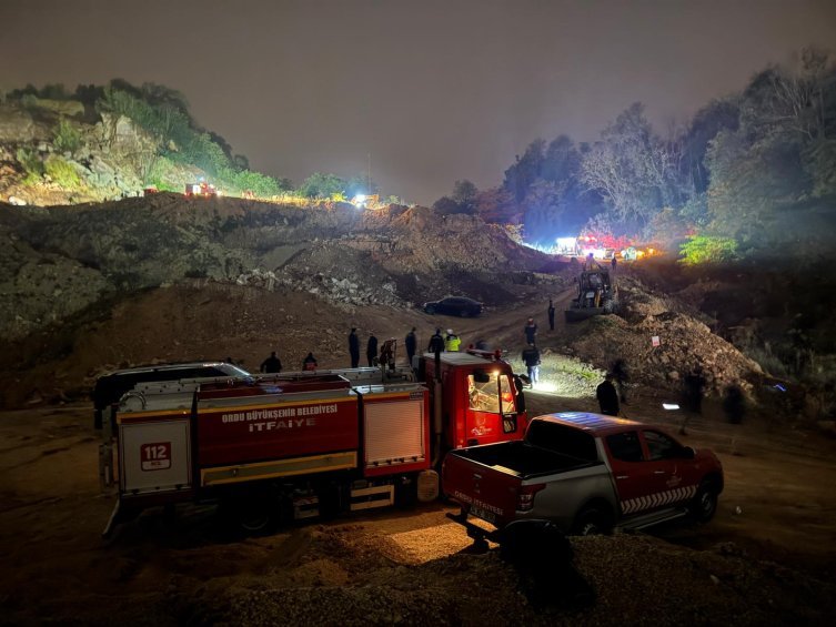 🔴Ordu Fatsa'da taş ocağı şantiyesinde meydana gelen göçükten 1 işçinin cansız bedeni çıkarıldı

#Ordu #Fatsa #göçük
Haberin detayları için tıklayınız 👇
furkanhaber.net/ordunun-fatsa-…