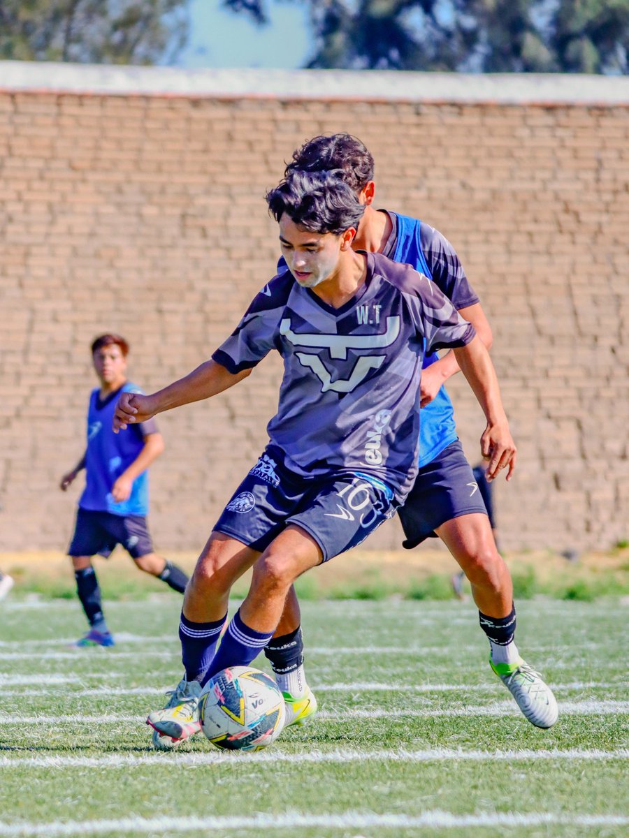 📸| Esta mañana nuestros Toros de Fuerzas Formativas tuvieron un encuentro amistoso vs Club Querétaro Sub 17 👊🏻.

¡Buen trabajo, Toros! 🤍

#CELAYAsomosTOROS🤘🏻