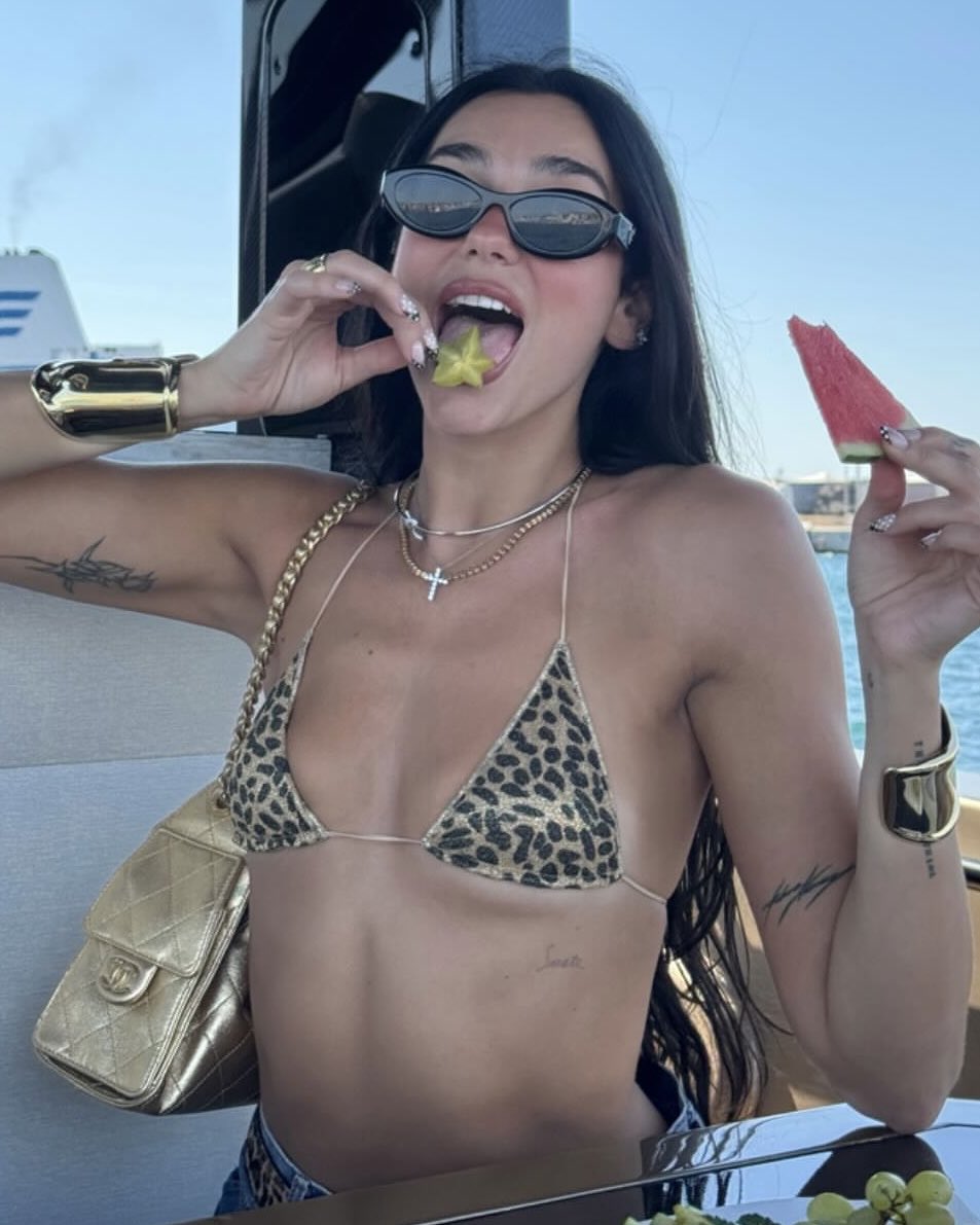 dualipafeeds's tweet image. girlfriend reveal