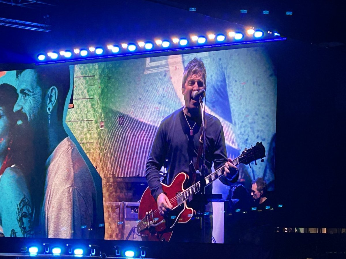 thereal_denise's tweet photo. What’s it called when you have a  croaky voice ache all over and sad the show is over already @oasis @liamgallagher @NoelGallagher @marvelstadiumau whatever it is I have it 🥺 https://t.co/ASSoTvbkJy