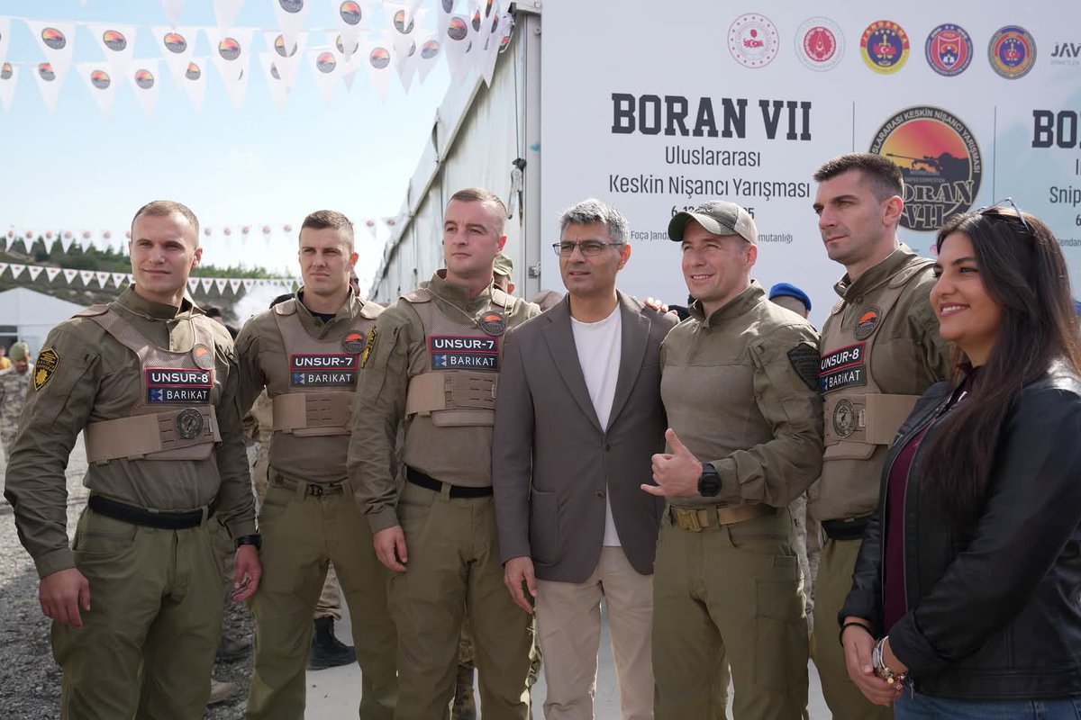 shootingedge_ph's tweet photo. Bosnia and Herzegovina’s sniper team at Boran VII International Sniper Competition had the honor of meeting Olympic silver medalist Yusuf Dikeç, a moment where elite soldiers met a world-class marksman.

📸: Karlo Jularic https://t.co/ExDDMIjWxW