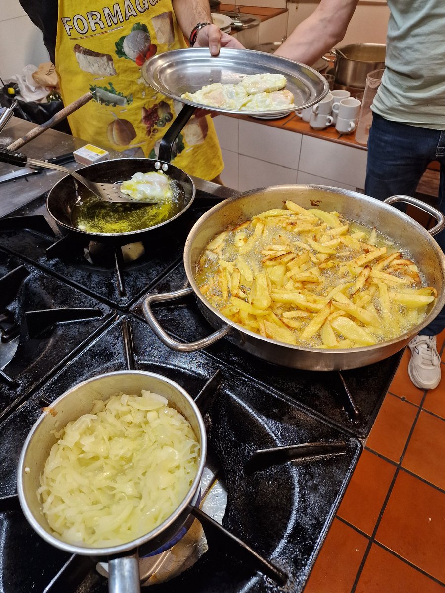 iparatx's tweet image. Invertir en valor

Nos juntamos #Aramis #Porthos y #Athos en el #TxokoMallona para ver el #NewcastleAthletic 

Lo de menos igual es el partido...