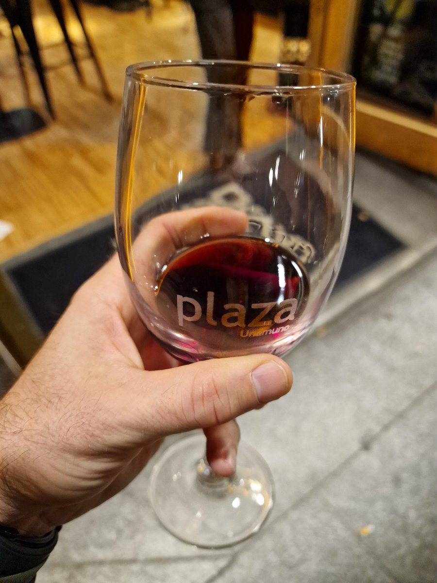 iparatx's tweet image. Invertir en valor

Nos juntamos #Aramis #Porthos y #Athos en el #TxokoMallona para ver el #NewcastleAthletic 

Lo de menos igual es el partido...