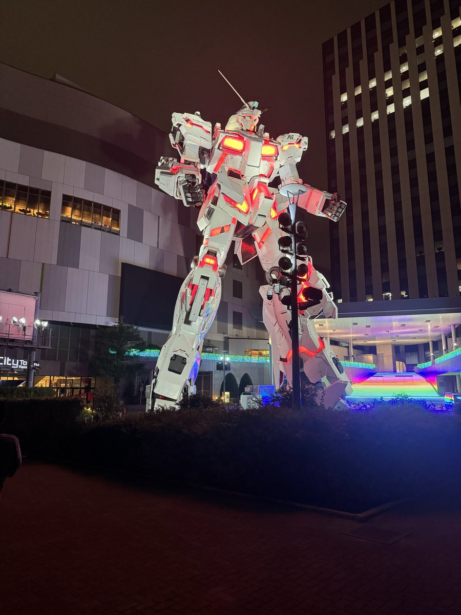 初めて日本で現地ライブに参加した、
興奮したり感動したり、本当に最高のライブだった 🌭👶🧨

 #UTANOLIVE_ZeppDiverCity