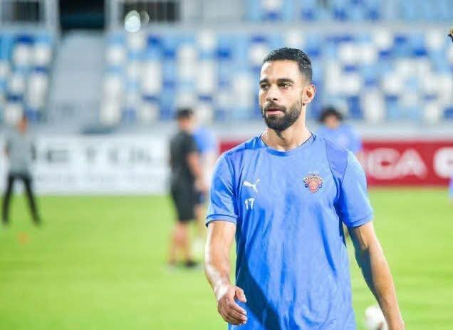 كَيْف لِي أَنْ أَراكَ خَصْمِي🙂 
وأَنْتَ في الْمَعَارِكِ كُنتَ قَائِدي؟🤦‍♀️