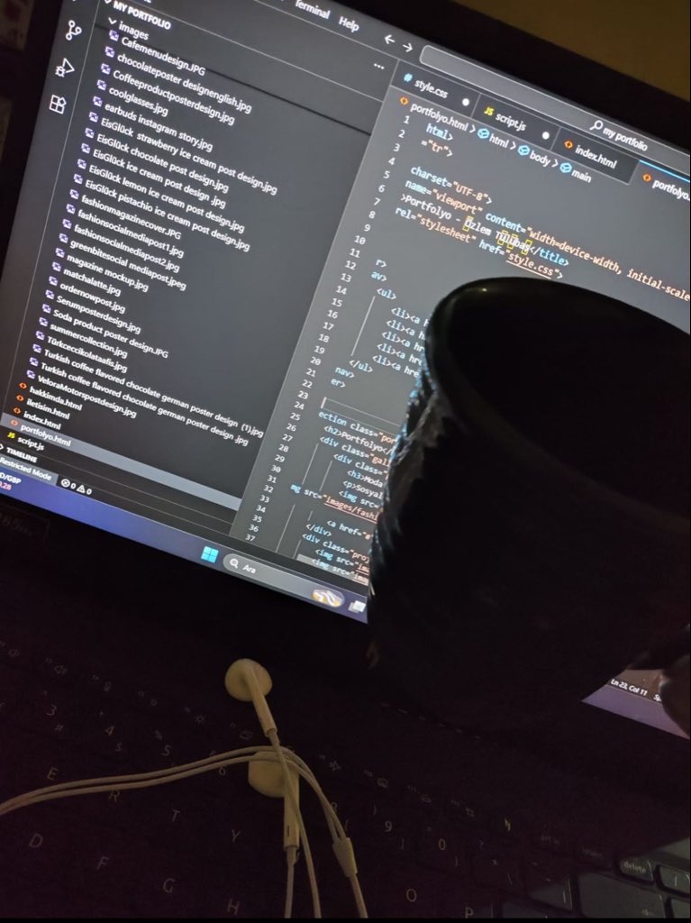 CodeWithsom21's tweet image. Midnight silence, glowing screen, and a website coming to life….