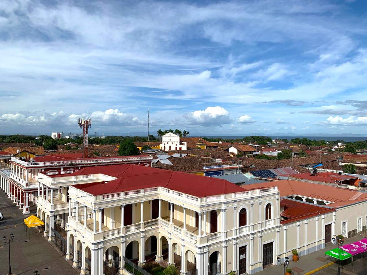 🌸Welcome to Granada, the timeless heart of Nicaragua.
📜Founded in 1524, it’s the oldest city in Central America — a living museum of colonial charm and vibrant culture.
🎨Every building, every color, every street tells a story.

👉mapanicaragua.com/que-debe-hacer…
#NicaraguaÚnicaOriginal