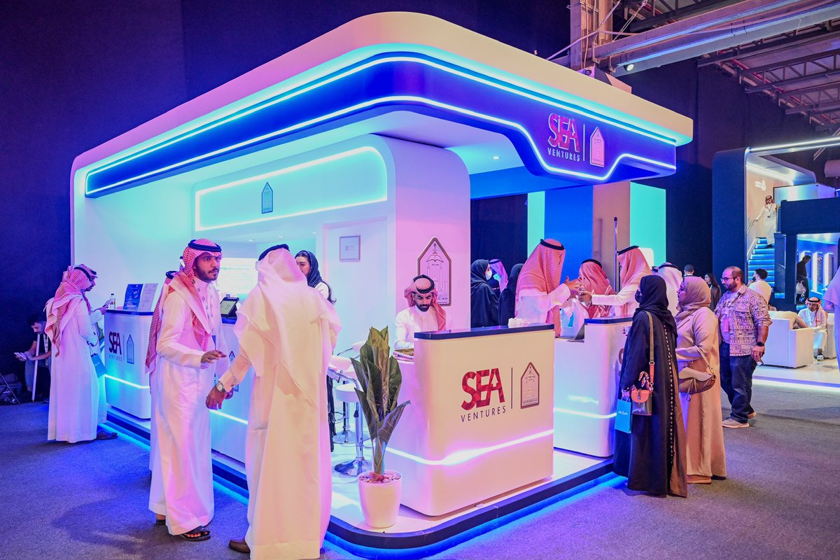 IMSIU_edu_sa's tweet photo. بمشاريع ريادية بدعم من "سحابة الإمام"..
#جامعة_الإمام ممثلة بمركز الابتكار وريادة الأعمال تشارك في #ملتقى_بيبان_2025 .
https://t.co/Rn0019T3o2 https://t.co/IneIn1D8Nw