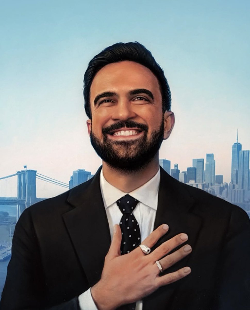 New York’un yeni belediye başkanı Zohran Mamdani, yalnızca bir seçim kazanmadı; kentin kalbine imza attı. 
34 yaşında, Müslüman, Güney Asyalı ve de sosyalist… 
Bu başarı göçmenliği aşmanın, kendine güvenin sesi!
Hep söylerim mücadele varsa imkansız yoktur! 
#ZohranMamdani