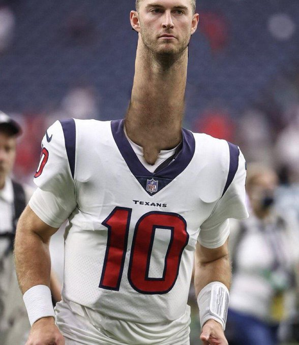 Ihartitz's tweet image. Necks man up