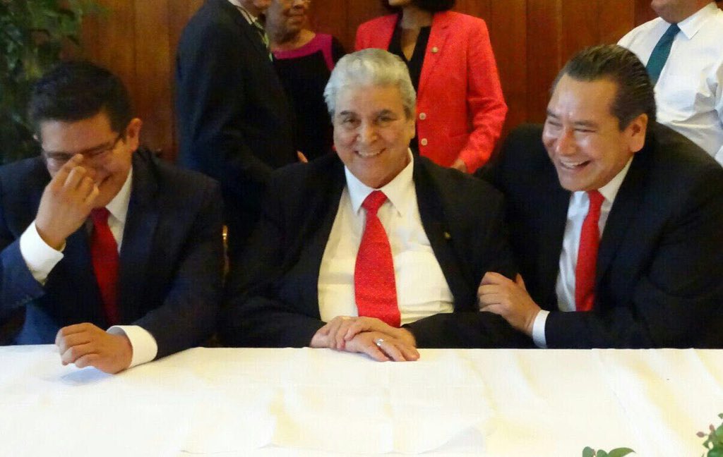 El Comité Ejecutivo Estatal de la <a href="/CTMPuebla/">CTM_FTPuebla</a> y el  Secretario General <a href="/leobardosoto/">Leobardo Soto</a>, con mucho afecto FELICITAN a el Líder Nacional de la <a href="/CTM_MX/">CTM Nacional</a> Don <a href="/CarlosAceves_/">Carlos Aceves del Olmo</a> del Olmo  🇲🇽 ¡FELIZ CUMPLEAÑOS! 🎉