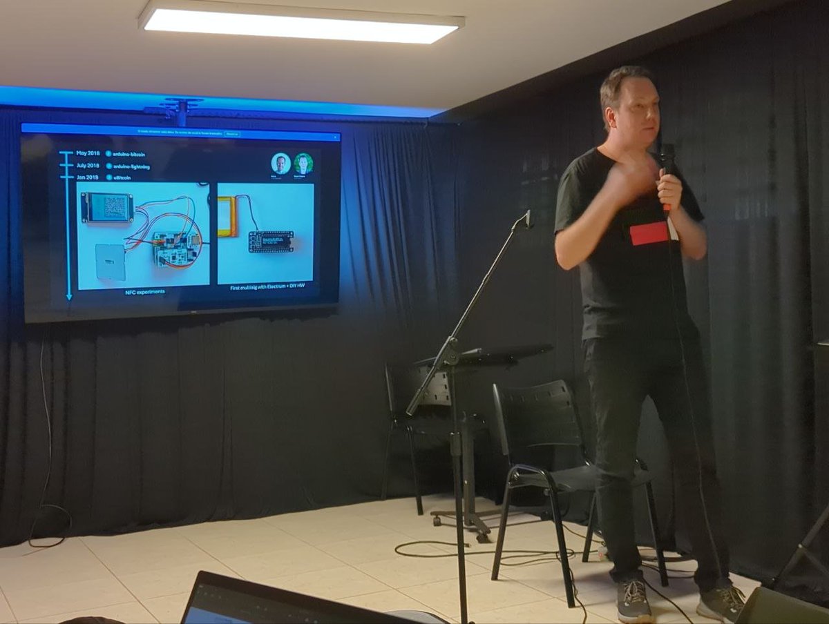 _polto_'s tweet photo. @Vinteum_org @selfcustodykrux @SeedSigner @SpecterDIY @StepanSnigirev Stepan sharing his wisdom :) https://t.co/I7I4sy7jDK