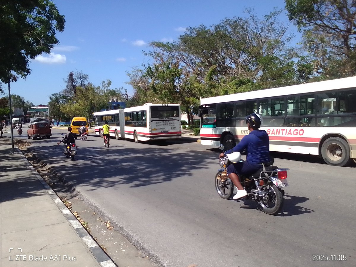 eptstgo's tweet image. La Empresa Provincial de Transporte de Santiago de Cuba ya presta servicios de transportación a la población en las rutas que las condiciones de limpieza lo permiten recuperando paulatinamente el transporte de la ciudad.
#eptstgo 
#MitransCuba
#SantiagoDeCuba
