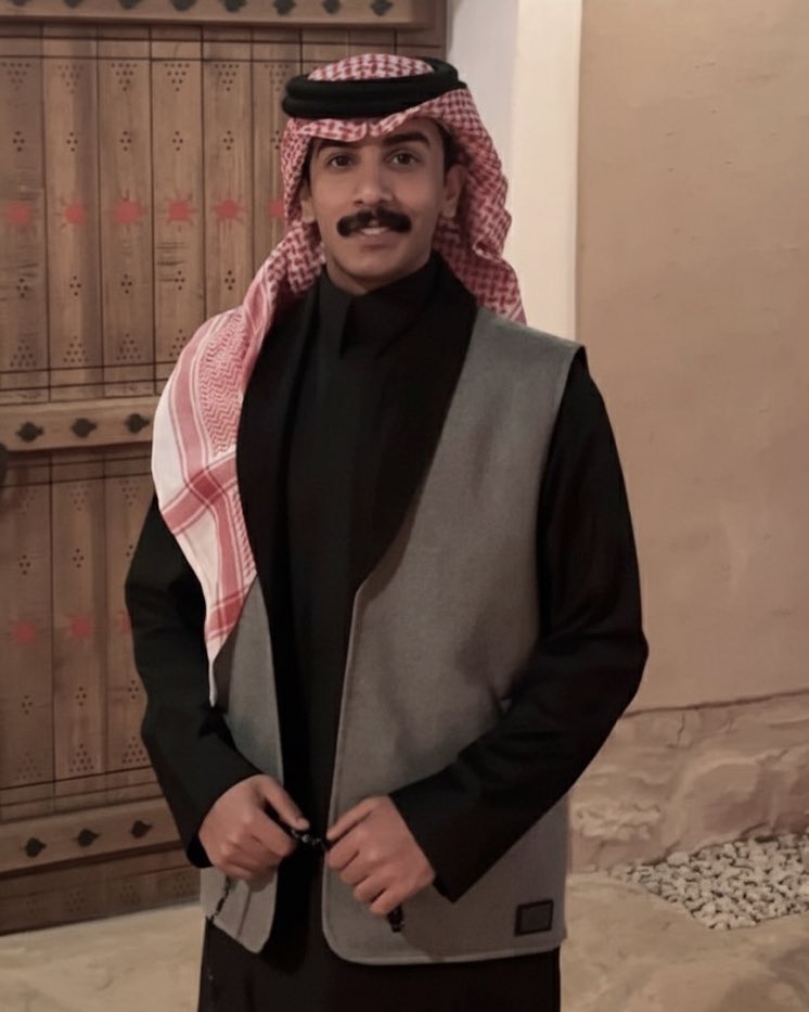 لو تنزل صور عشوائيات بتويتر صورتين 
مثل ذي فخمه <a href="/ali321_ali9/">علي عواض</a>