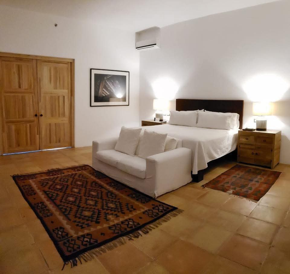 📍 Hotel Boutique &amp; Restaurante CASAREYNA – Puebla 

Elegancia contemporánea y tradición poblana se fusionan para ofrecer una experiencia única e inolvidable.

👉 Vive esta experiencia: casareyna.com/es

#TesorosDeMéxico #LaColección #Casareyna #Puebla #HotelesBoutique