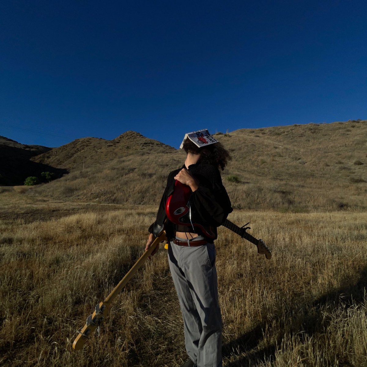 Om_rLo's tweet image. cozy rnb makes me cry and shit… at the same time. Try it. very therapeutic. #LoveYourW #olop #newmusic #rnb 

open.spotify.com/album/4ht5PKFy…