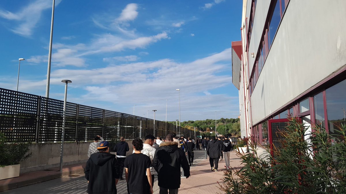 En el <a href="/CifpPRV/">CIFP Profesor Raúl Vázquez</a> hemos realizado con éxito los simulacros de evacuación cumpliendo con la normativa de la <a href="/ComunidadMadrid/">Comunidad de Madrid</a>
Una gran participación del alumnado y personal, y una oportunidad para seguir mejorando nuestros protocolos de seguridad. 💪
#Seguridad #FP #Autoprotección