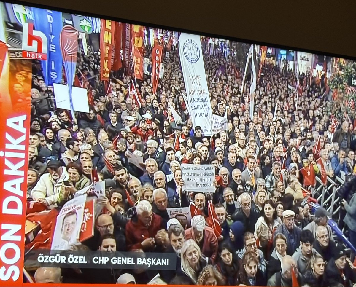 Emadder her yerde olmaya devam ediyor ! Her yerde olacaktır‼️

Bu davanın kazananı biz olacağız ‼️

Ümraniye de olan tüm arkadaşlara sevgiler saygılar...

<a href="/EmadDernegi/">EMEKLİLİKTE ADALET DERNEĞİ ⚖️</a>
#BütçedeGündemKademe