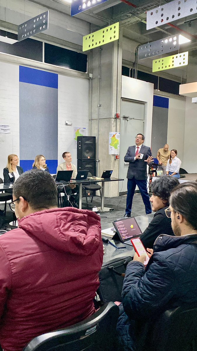 IDEAMColombia's tweet image. El balance fue muy positivo ✅: se destacó la solidez técnica del informe, el rigor del inventario, los avances en adaptación y el reconocimiento del anexo REDD+. 🌳
#BTR1 #DatosQueTransforman