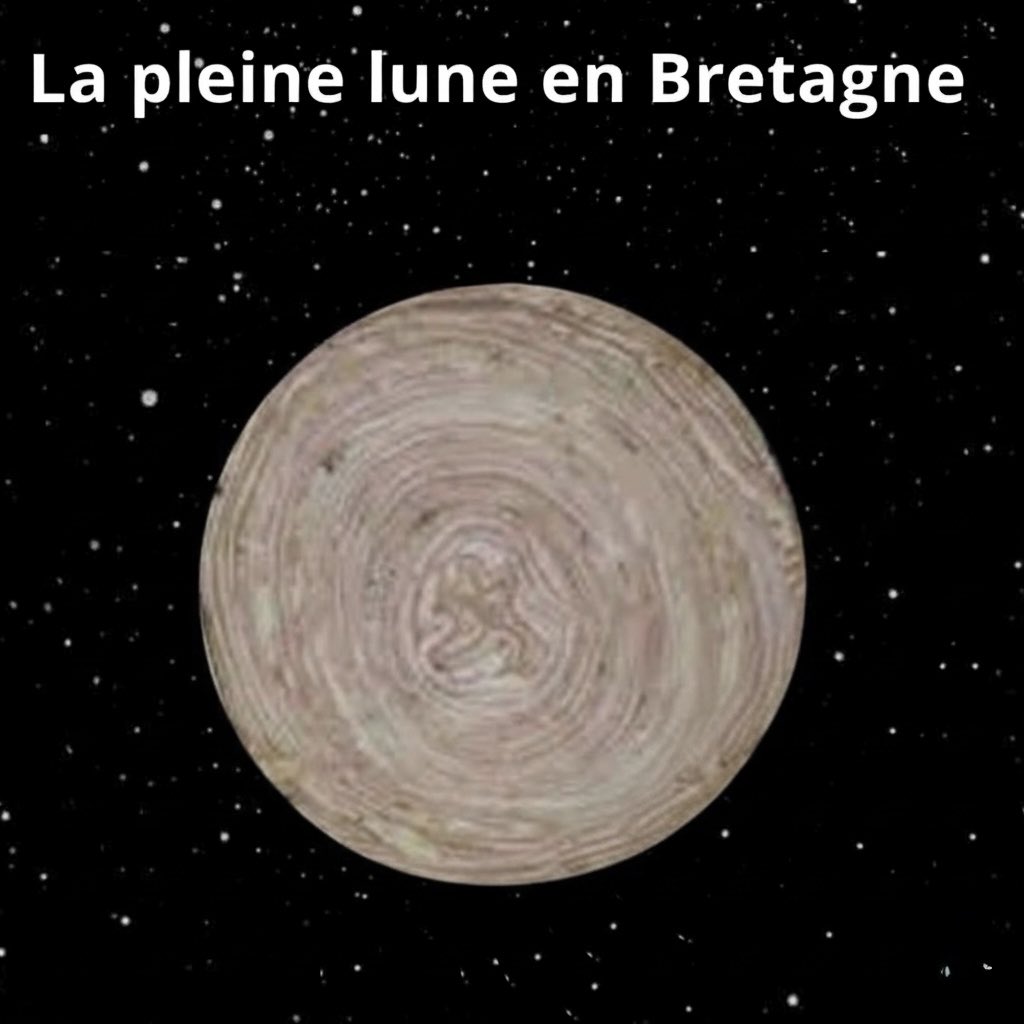 Mammbreizh's tweet image. La superbe lune du Castor brille dans le ciel breton 😍😇🥰
