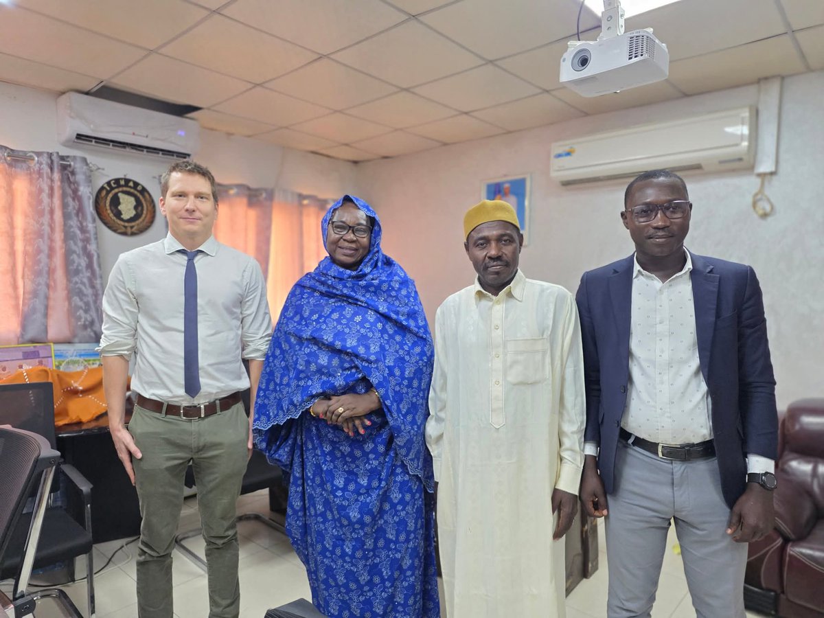 ZRatou's tweet photo. J'ai reçu en audience M. Florentin BRUANDET, Attaché de coopération secteur humanitaire, santé et société civile à l’Ambassade de France.
Les échanges ont porté sur les préparatifs de la table ronde “Lutter contre les discriminations et les violences faites aux femmes au Tchad” https://t.co/ReJSTXI3vK