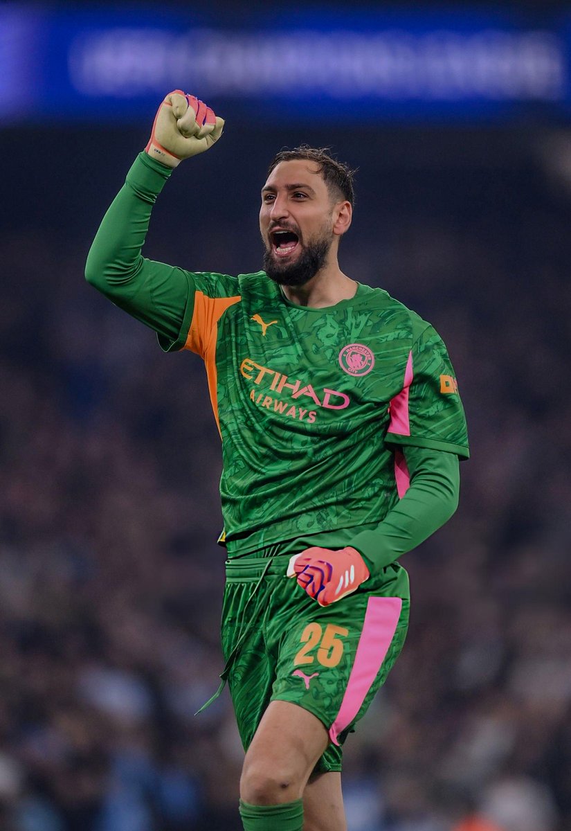 i3merz's tweet image. Donnarumma #MCIBVB