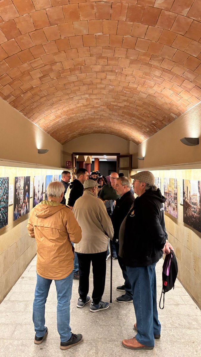 Aquesta tarda en el marc de la Festa Major, hem inaugurat l’exposició fotogràfica “Som Patrimoni. Som Castells.”
La podreu visitar fins el 14 de novembre al vestíbul de La Violeta d’Altafulla.

Agraïm a @castellscat_ per la iniciativa, gran feina i implicació!

#castells #FM25