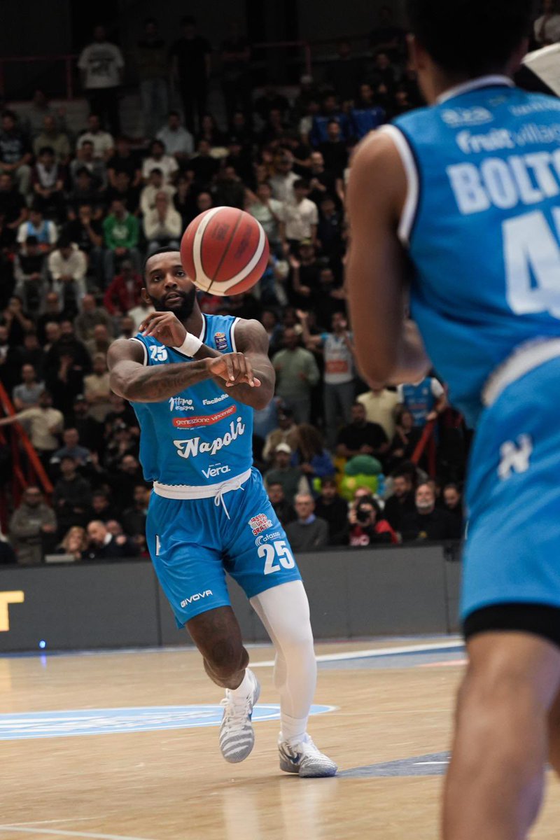 basket_napoli's tweet image. 𝗛𝗔𝗟𝗙 𝗧𝗜𝗠𝗘 ⏸️

Si chiude un bel primo tempo alla ALCOTT Arena con gli azzurri avanti 46-44 su Trapani Shark. Top scorer Mitrou-Long con 10 punti.

#NapoliBasketball | #DestinationNapoli 💙