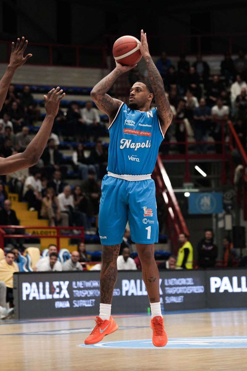 basket_napoli's tweet image. 𝗛𝗔𝗟𝗙 𝗧𝗜𝗠𝗘 ⏸️

Si chiude un bel primo tempo alla ALCOTT Arena con gli azzurri avanti 46-44 su Trapani Shark. Top scorer Mitrou-Long con 10 punti.

#NapoliBasketball | #DestinationNapoli 💙